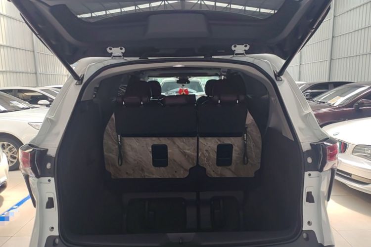 Used Toyota Granvia 2024 2.5L Hybrid Comfort Edition Trunk