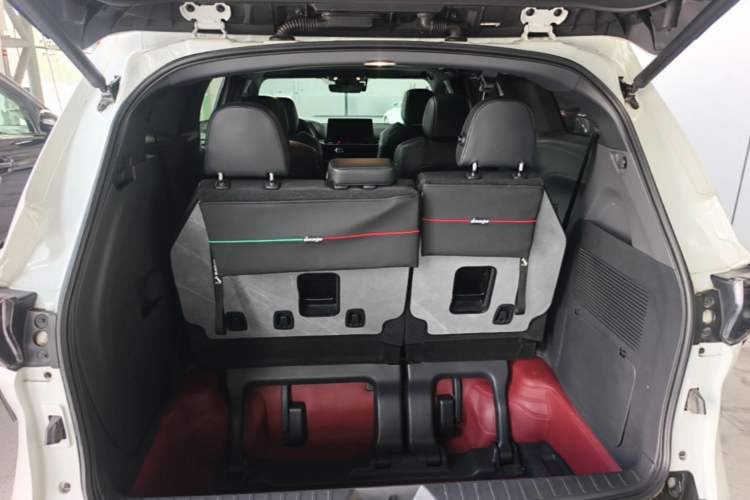 Used Toyota Granvia 2024 2.5L Hybrid Prestige PLUS Edition Trunk