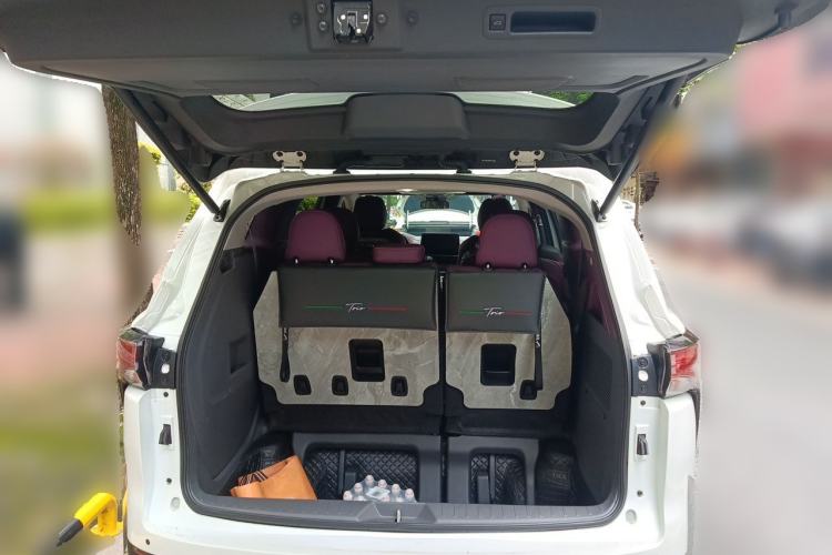 Used Toyota Granvia 2024 2.5L Hybrid Comfort Edition Trunk