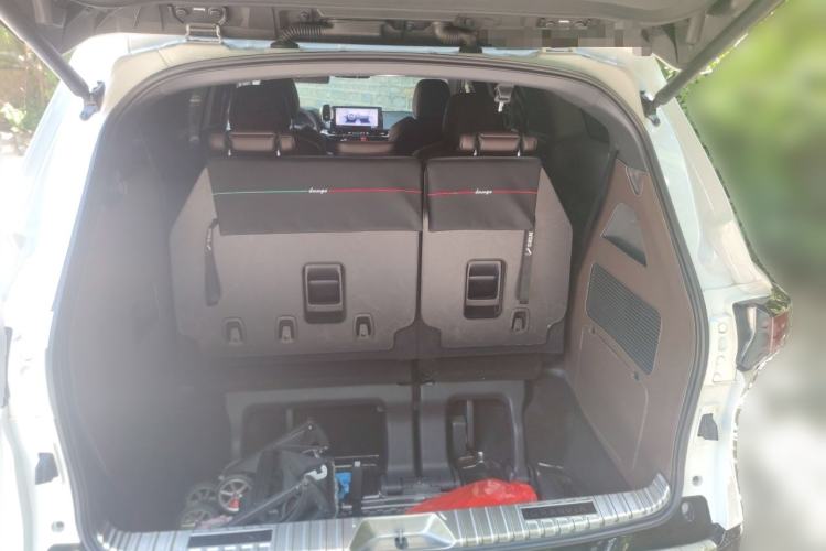 Used Toyota Granvia 2024 2.5L Hybrid Prestige PLUS Four-Wheel Drive Version Trunk