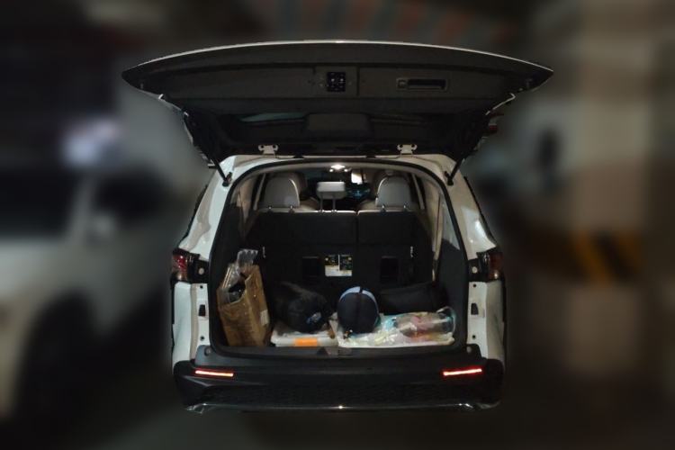 Used Toyota Granvia 2024 2.5L Hybrid Comfort Edition Trunk
