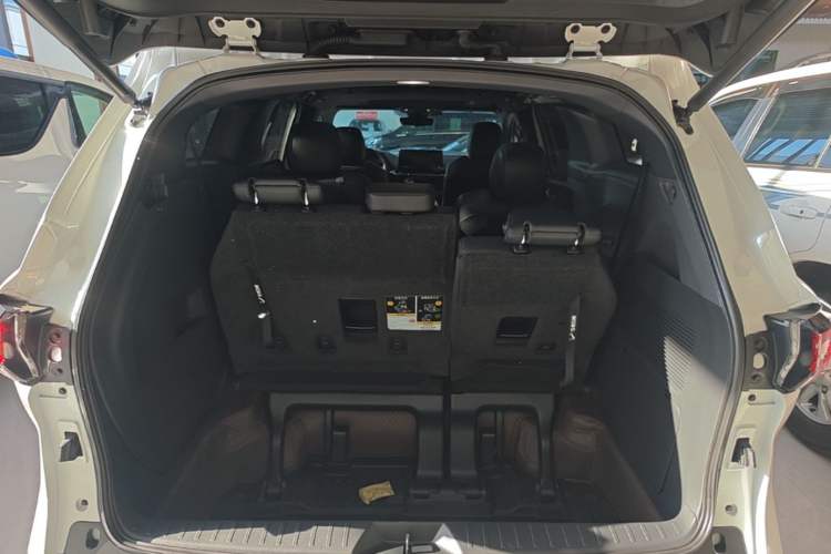 Used Toyota Granvia 2024 2.5L Hybrid Prestige PLUS Edition Trunk