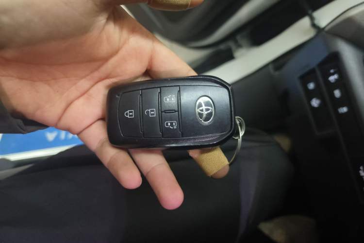 Used Toyota Granvia 2024 2.5L Hybrid Comfort Edition Vehicle Key