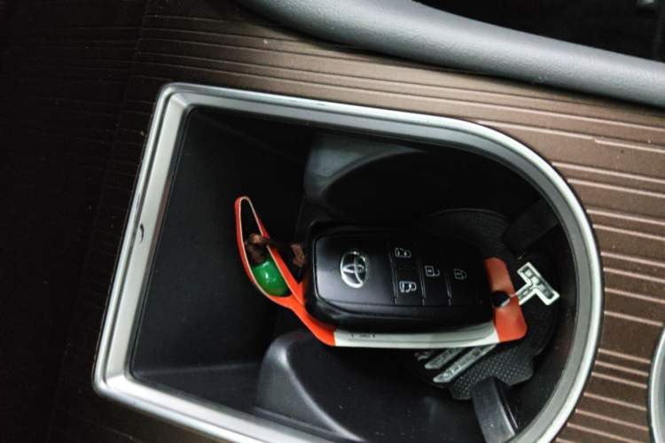 Used Toyota Granvia 2024 2.5L Hybrid Comfort Edition Vehicle Key