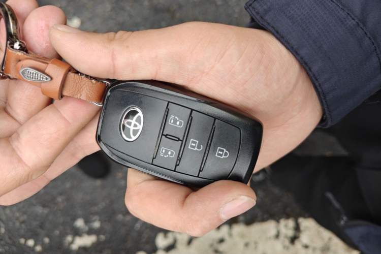 Used Toyota Granvia 2024 2.5L Hybrid Comfort Edition Vehicle Key