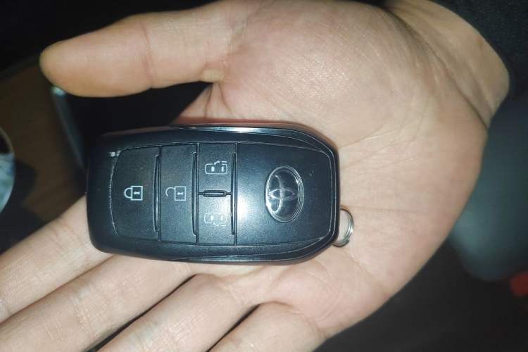 Used Toyota Granvia 2024 2.5L Hybrid Luxury Edition Vehicle Key