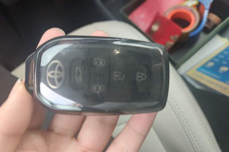 Used Toyota Granvia 2024 2.5L Hybrid Prestige ULTRA Edition Vehicle Key