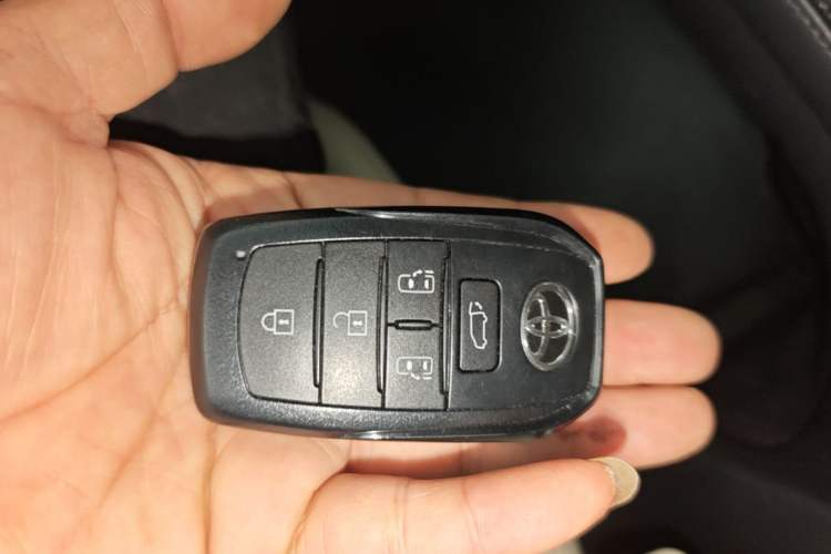 Used Toyota Granvia 2024 2.5L Hybrid Prestige ULTRA Edition Vehicle Key