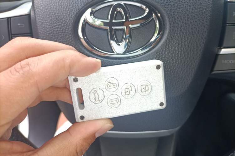 Used Toyota Granvia 2024 2.5L Hybrid Prestige PLUS Edition Vehicle Key