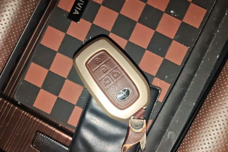 Used Toyota Granvia 2024 2.5L Hybrid Comfort Edition Vehicle Key