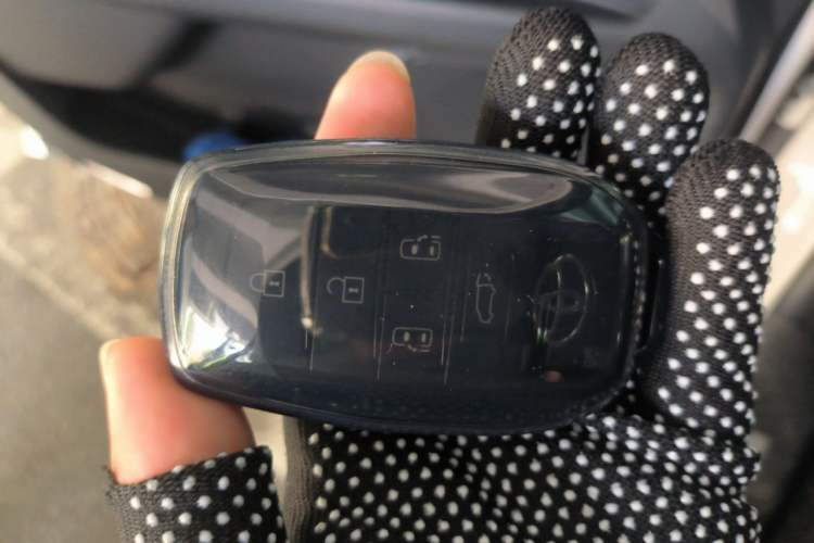Used Toyota Granvia 2024 2.5L Hybrid Prestige PLUS Four-Wheel Drive Version Vehicle Key