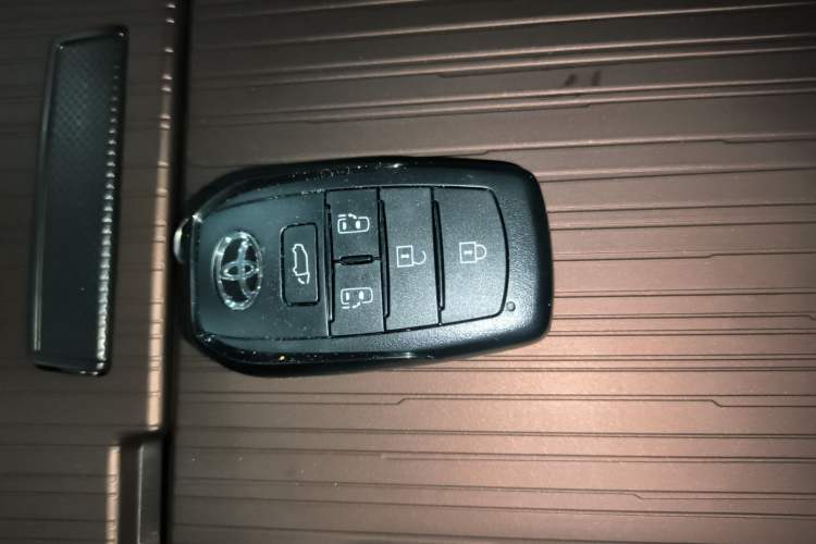 Used Toyota Granvia 2024 2.5L Hybrid Prestige PLUS Edition Vehicle Key