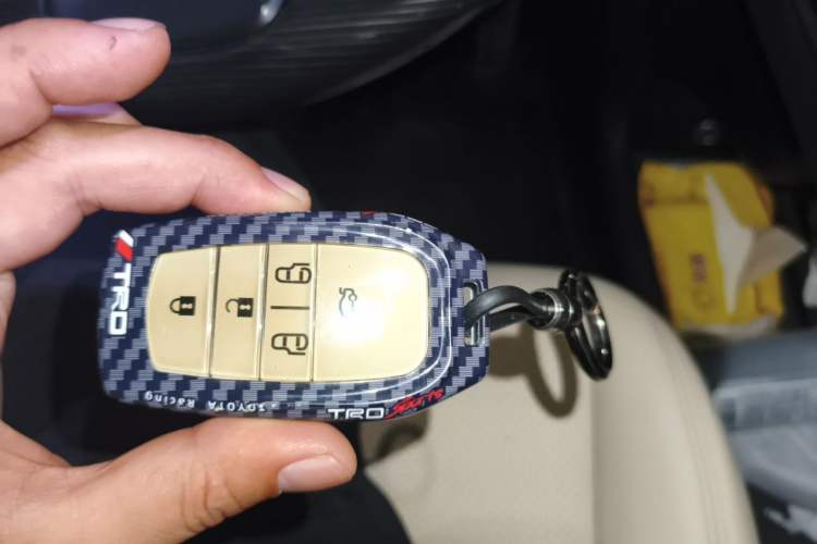 Used Toyota Granvia 2024 2.5L Hybrid Prestige PLUS Four-Wheel Drive Version Vehicle Key