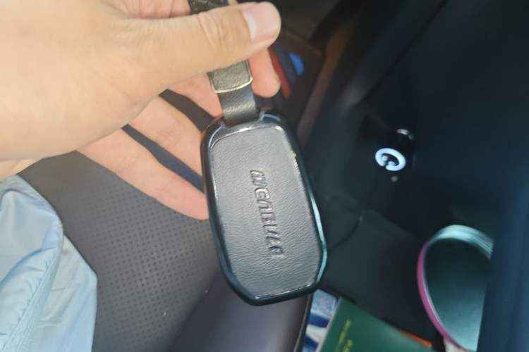 Used Toyota Granvia 2024 2.5L Hybrid Prestige PLUS Four-Wheel Drive Version Vehicle Key