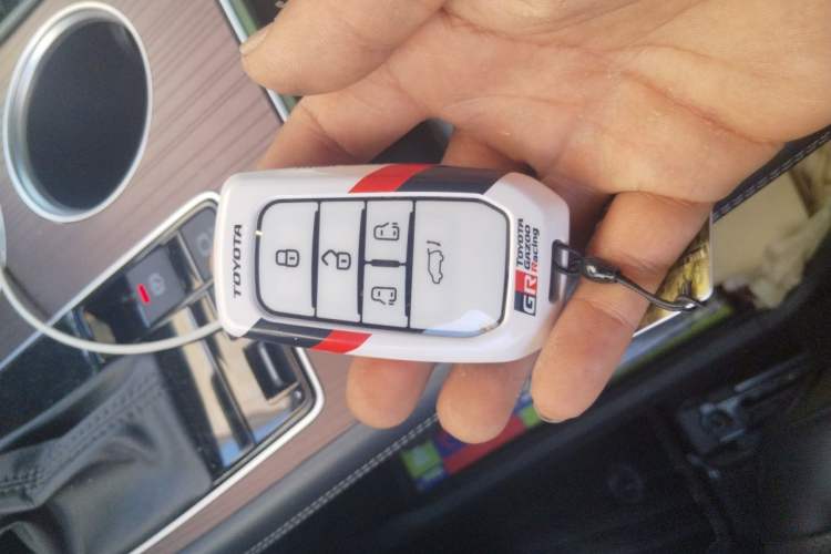 Used Toyota Granvia 2024 2.5L Hybrid Prestige PLUS Edition Vehicle Key