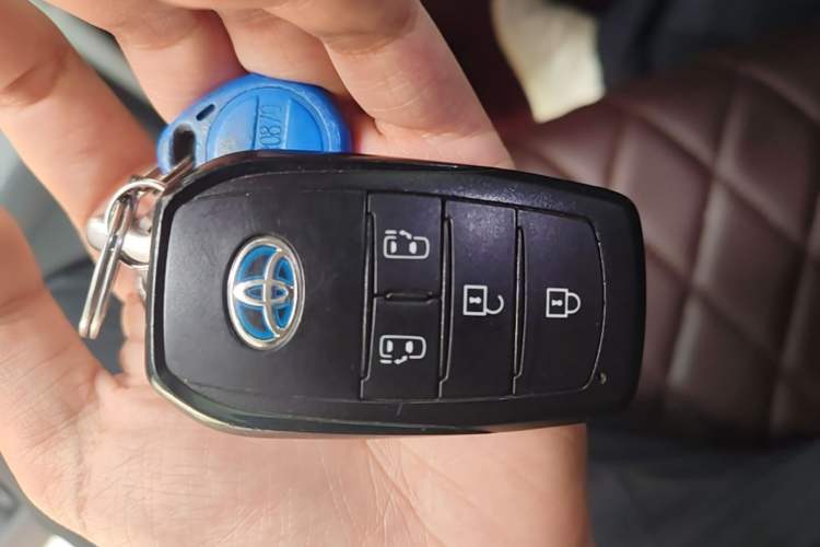 Used Toyota Granvia 2024 2.5L Hybrid Comfort Edition Vehicle Key