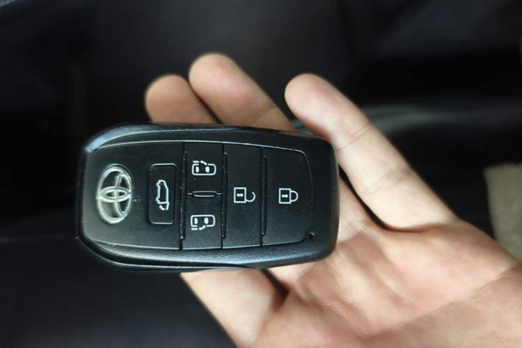 Used Toyota Granvia 2024 2.5L Hybrid Prestige PLUS Edition Vehicle Key