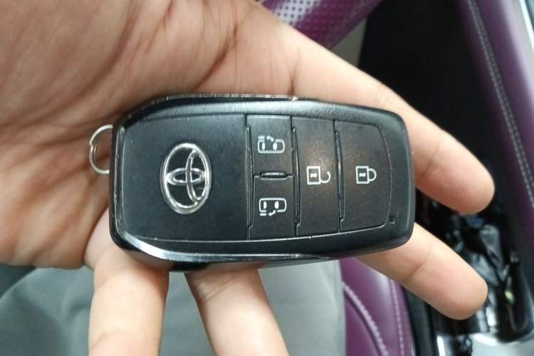 Used Toyota Granvia 2024 2.5L Hybrid Comfort Edition Vehicle Key