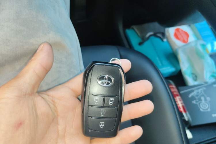 Used Toyota Granvia 2024 2.5L Hybrid Luxury Edition Vehicle Key