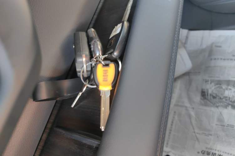 Used Toyota Granvia 2024 2.5L Hybrid Prestige PLUS Four-Wheel Drive Version Vehicle Key