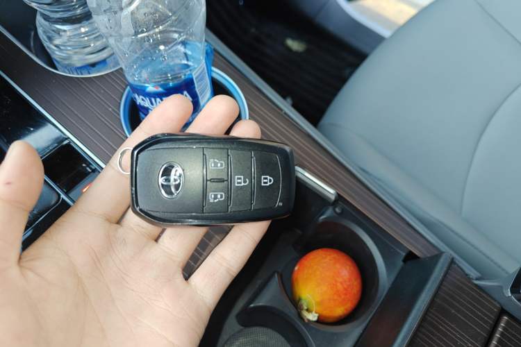 Used Toyota Granvia 2024 2.5L Hybrid Comfort Edition Vehicle Key