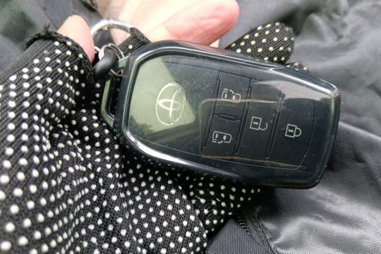 Used Toyota Granvia 2024 2.5L Hybrid Comfort Edition Vehicle Key