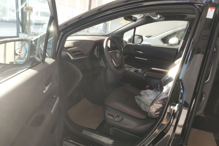 Used Toyota Granvia 2026 Model 2.5L Hybrid Prestige PLUS Four-Wheel Drive Edition Driver Seat