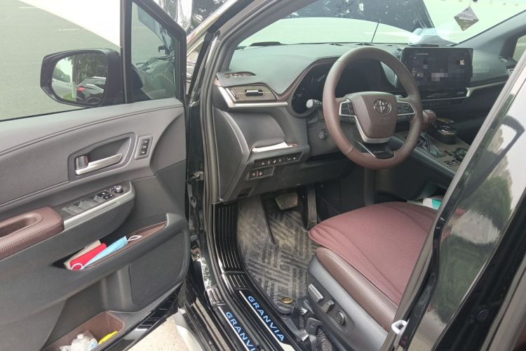 Used Toyota Granvia 2026 Model 2.5L Hybrid Prestige MAX Four-Wheel Drive Edition Driver Seat