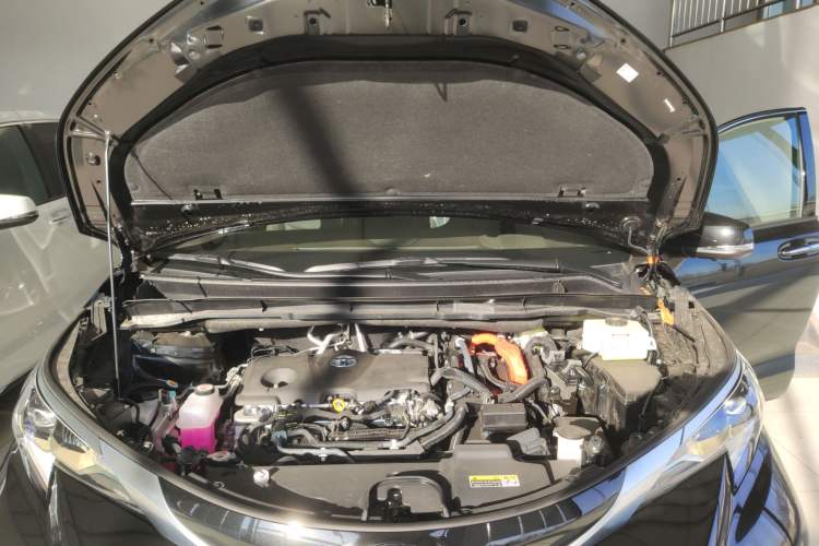 Used Toyota Granvia 2026 Model 2.5L Hybrid Prestige PLUS Four-Wheel Drive Edition Engine Bay