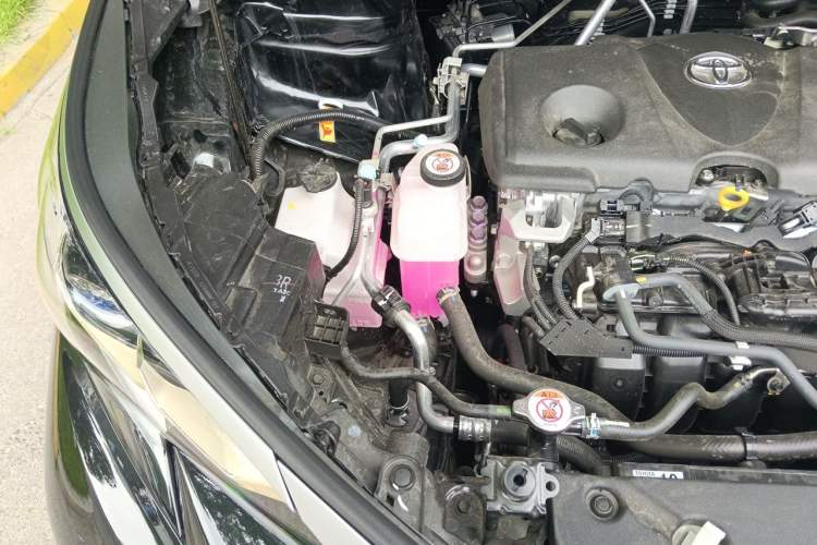 Used Toyota Granvia 2026 Model 2.5L Hybrid Prestige MAX Four-Wheel Drive Edition Engine Bay Right