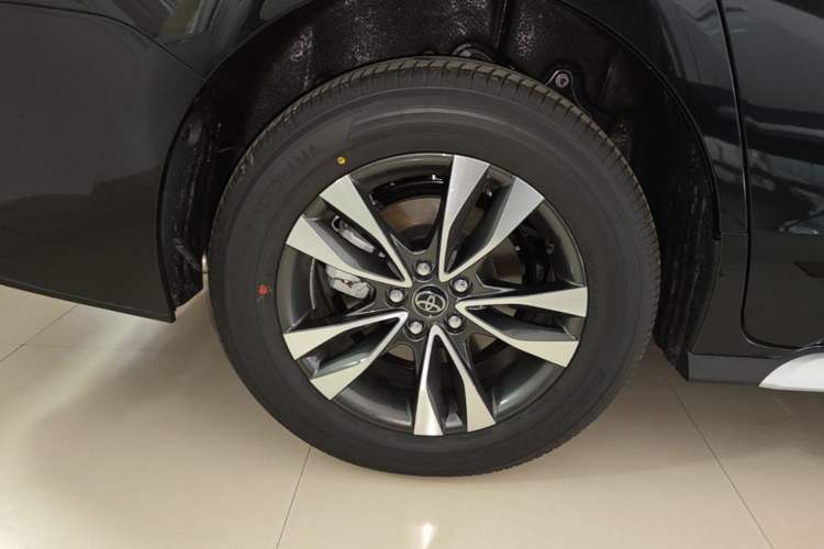 Used Toyota Granvia 2026 Model 2.5L Hybrid Luxury Edition Exterior 5