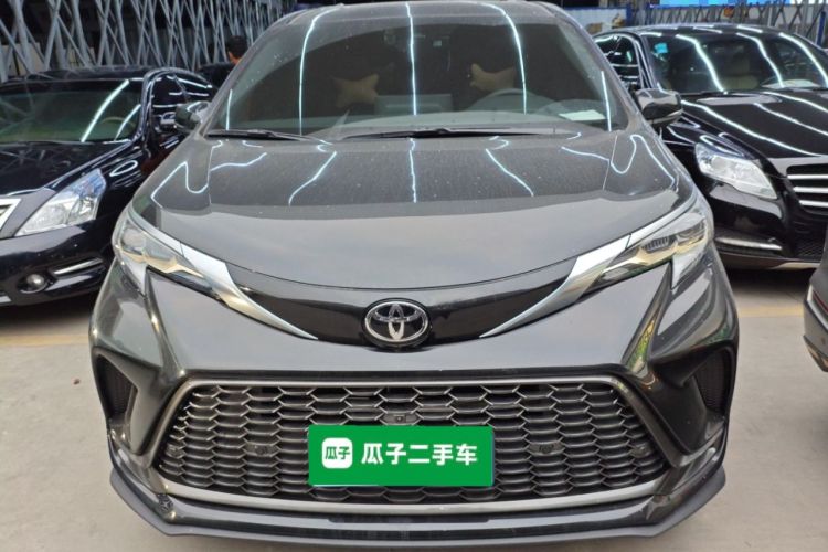 Used Toyota Granvia 2026 Model 2.5L Hybrid Prestige PLUS Edition Front