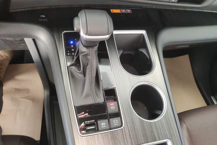 Used Toyota Granvia 2026 Model 2.5L Hybrid Prestige PLUS Four-Wheel Drive Edition Gear Lever