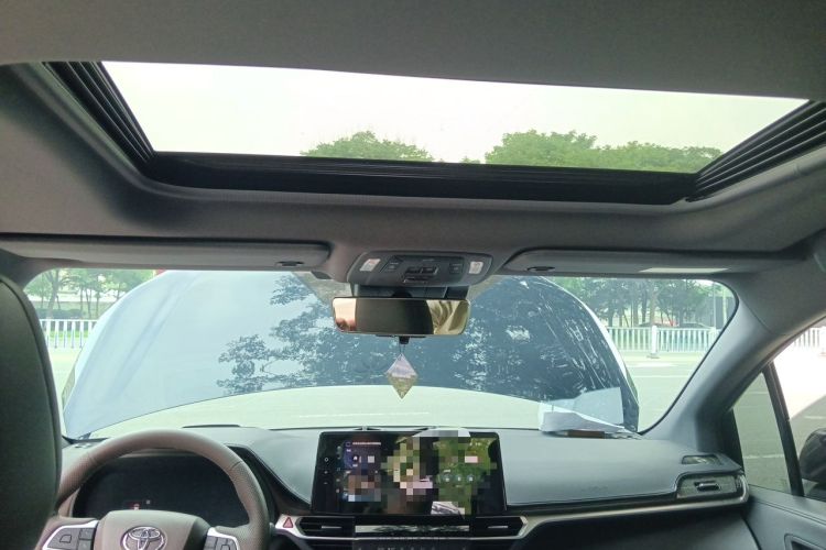 Used Toyota Granvia 2026 Model 2.5L Hybrid Prestige MAX Four-Wheel Drive Edition Headliner