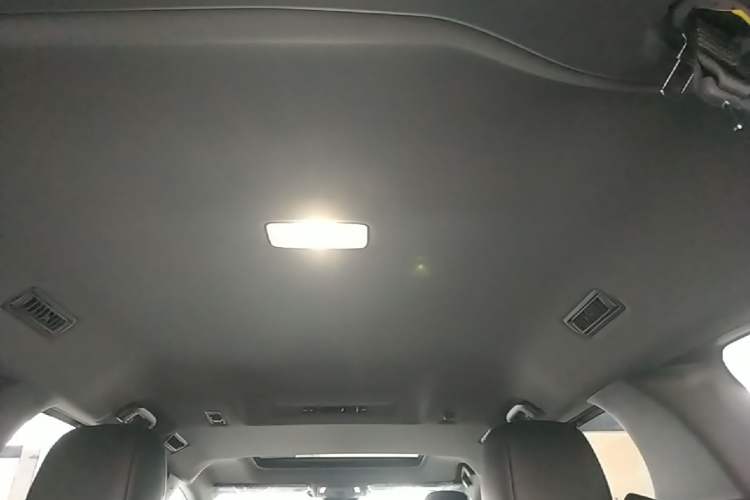 Used Toyota Granvia 2026 Model 2.5L Hybrid Comfort Edition Headliner