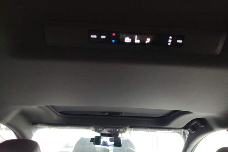 Used Toyota Granvia 2026 Model 2.5L Hybrid Comfort Edition Headliner