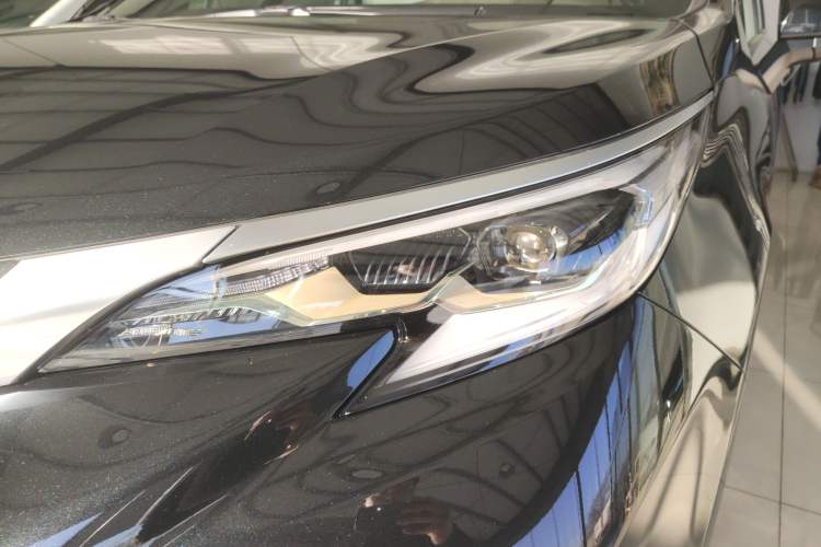 Used Toyota Granvia 2026 Model 2.5L Hybrid Prestige PLUS Four-Wheel Drive Edition Left Front Headlight