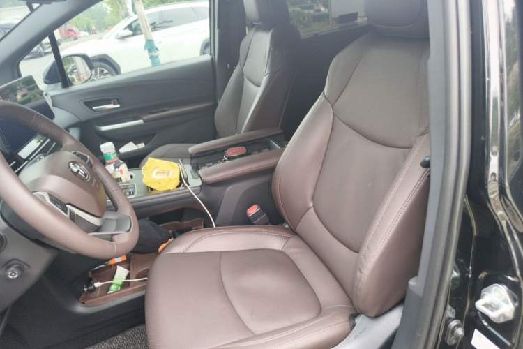 Used Toyota Granvia 2026 Model 2.5L Hybrid Prestige MAX Four-Wheel Drive Edition Left Front Seat
