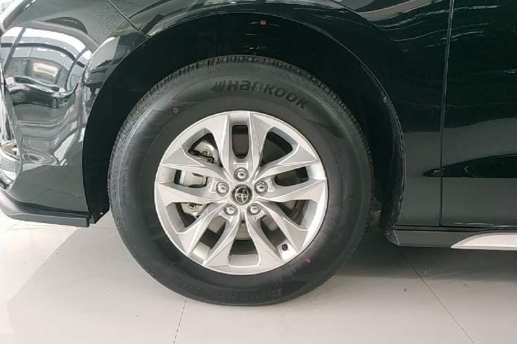 Used Toyota Granvia 2026 Model 2.5L Hybrid Comfort Edition Left Front Wheel Hub