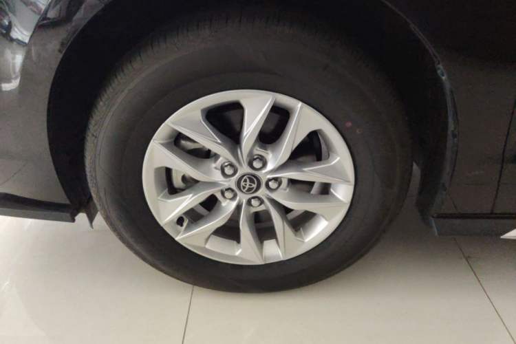 Used Toyota Granvia 2026 Model 2.5L Hybrid Comfort Edition Left Front Wheel Hub