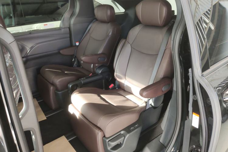 Used Toyota Granvia 2026 Model 2.5L Hybrid Prestige PLUS Four-Wheel Drive Edition Left Rear Seat