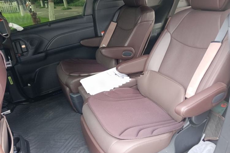 Used Toyota Granvia 2026 Model 2.5L Hybrid Prestige MAX Four-Wheel Drive Edition Left Rear Seat