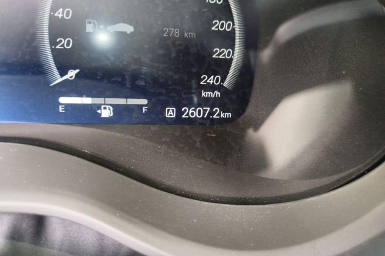 Used Toyota Granvia 2026 Model 2.5L Hybrid Prestige MAX Four-Wheel Drive Edition Odometer Close Up