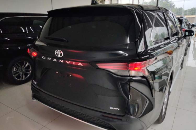Used Toyota Granvia 2026 Model 2.5L Hybrid Comfort Edition Rear