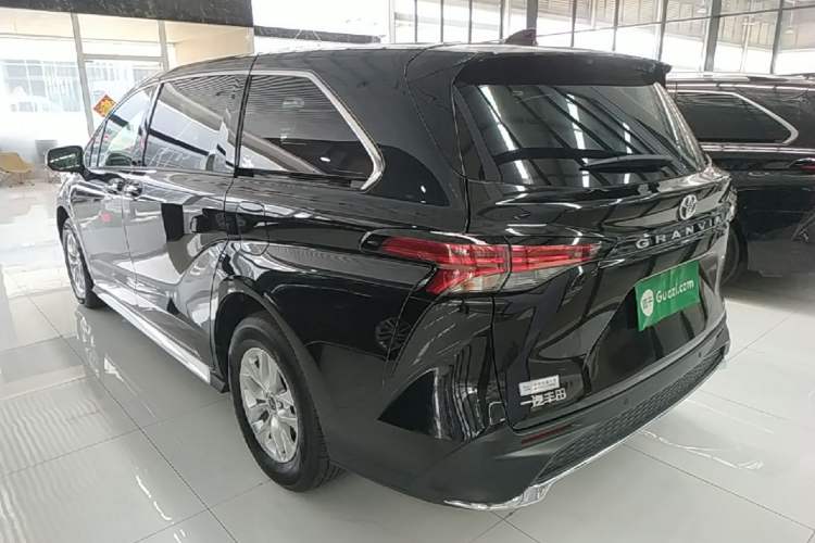 Used Toyota Granvia 2026 Model 2.5L Hybrid Comfort Edition Rear Left 45 Deg