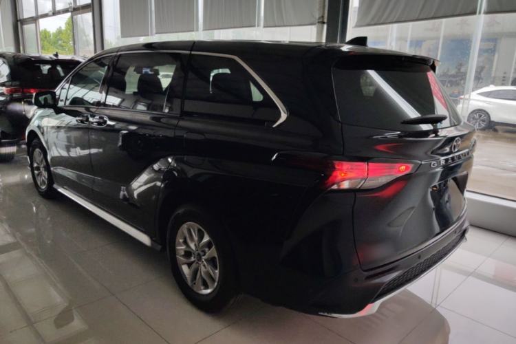 Used Toyota Granvia 2026 Model 2.5L Hybrid Comfort Edition Rear Left 45 Deg