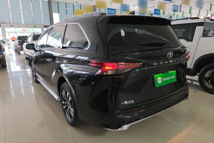 Used Toyota Granvia 2026 Model 2.5L Hybrid Luxury Edition Rear Left 45 Deg
