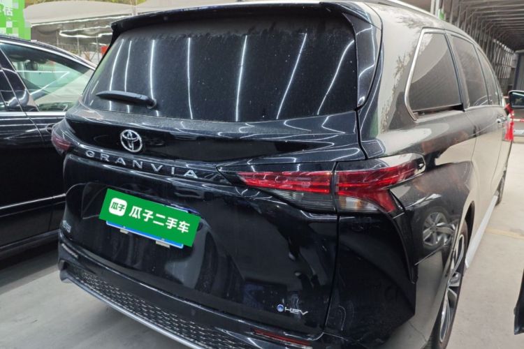 Used Toyota Granvia 2026 Model 2.5L Hybrid Prestige PLUS Edition Rear Right 45 Deg