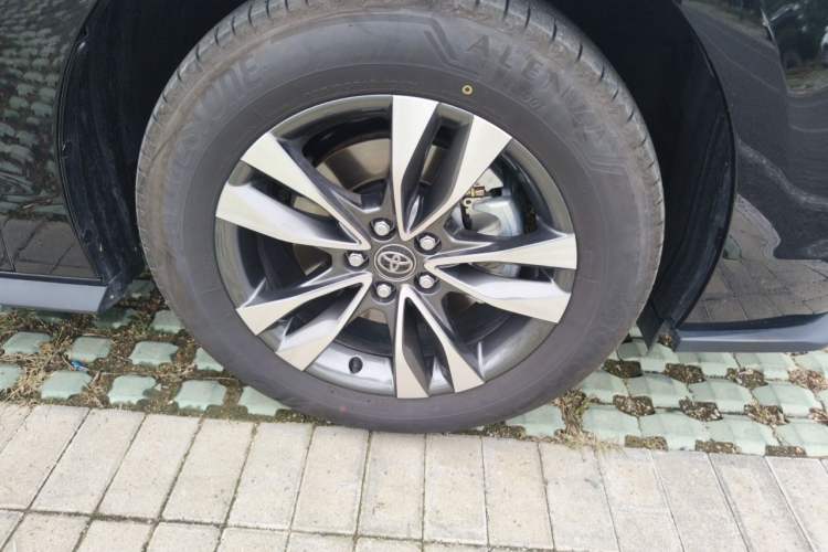 Used Toyota Granvia 2026 Model 2.5L Hybrid Prestige MAX Four-Wheel Drive Edition Right Front Wheel Hub
