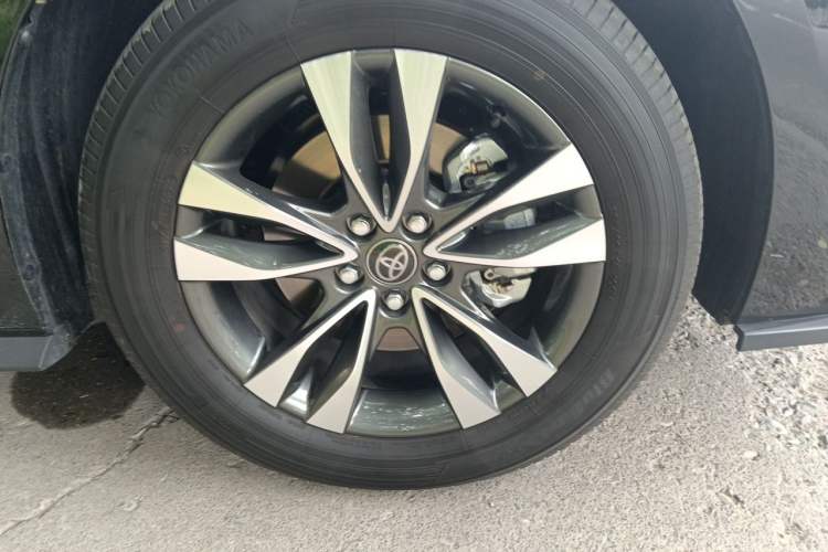 Used Toyota Granvia 2026 Model 2.5L Hybrid Prestige MAX Four-Wheel Drive Edition Right Front Wheel Hub
